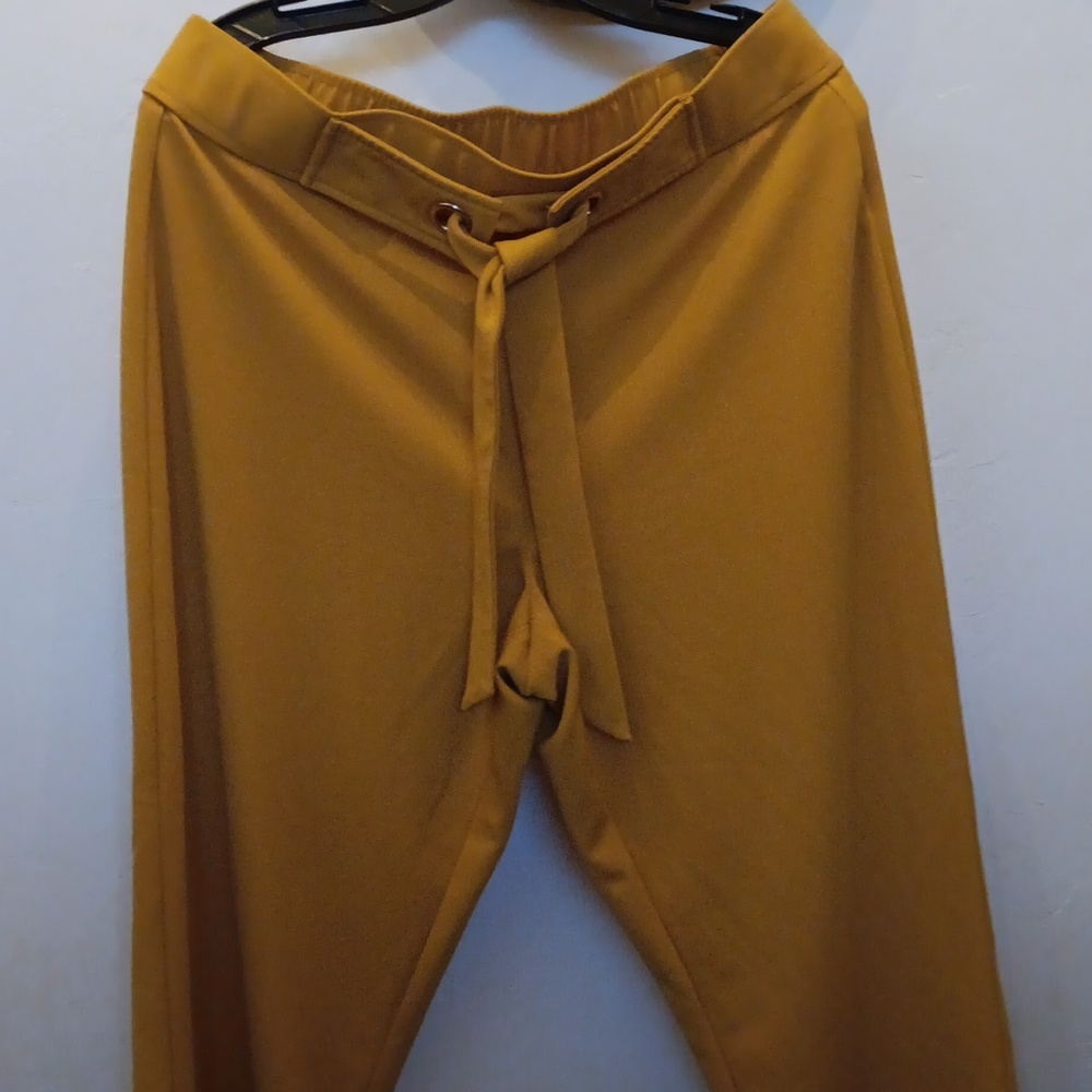 Hope and Harlow Yellow wide legged pants